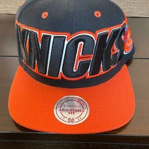 Mitchell & Ness Adjustable Fitted Knicks hat